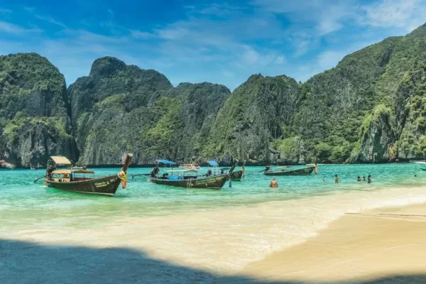 4 Enchanting Islands Near Phi Phi